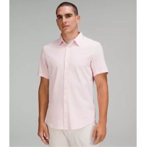 Lululemon Men’s Airing easy Short Sleeve Button Down Shirt